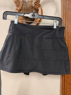 Lululemon Black hot heat pace rival mid rise skort